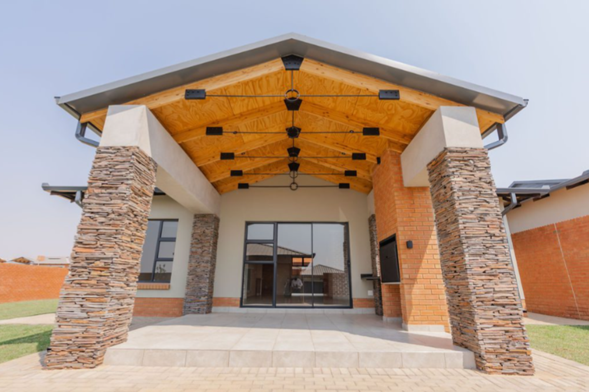 BUSHWILLOW. BRAND NEW MODERN FAMILY SIMPLEX IN SIX FOUNTAINS - Photo 5