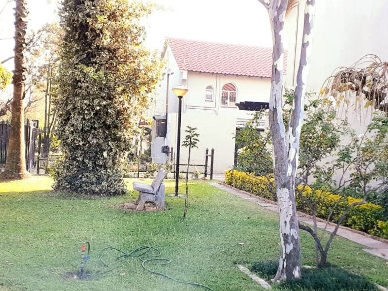 NEAT and well-maintained 2-bedroom DUPLEX townhouse for sale in Kilnerpark - Photo 4