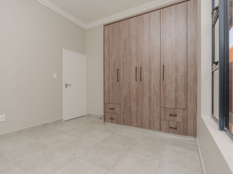 BUSHWILLOW. BRAND NEW MODERN FAMILY SIMPLEX IN SIX FOUNTAINS. - Photo 10