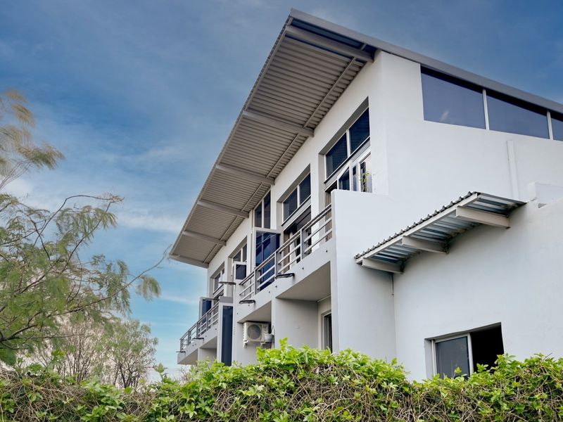 Luxury Living with Scenic Bushveld Views: 4 Bedroom, 3 Bathroom Home in Sable Hills - Photo 2