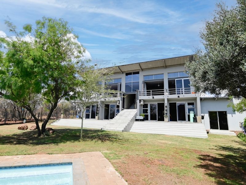 Luxury Living with Scenic Bushveld Views: 4 Bedroom, 3 Bathroom Home in Sable Hills - Photo 5
