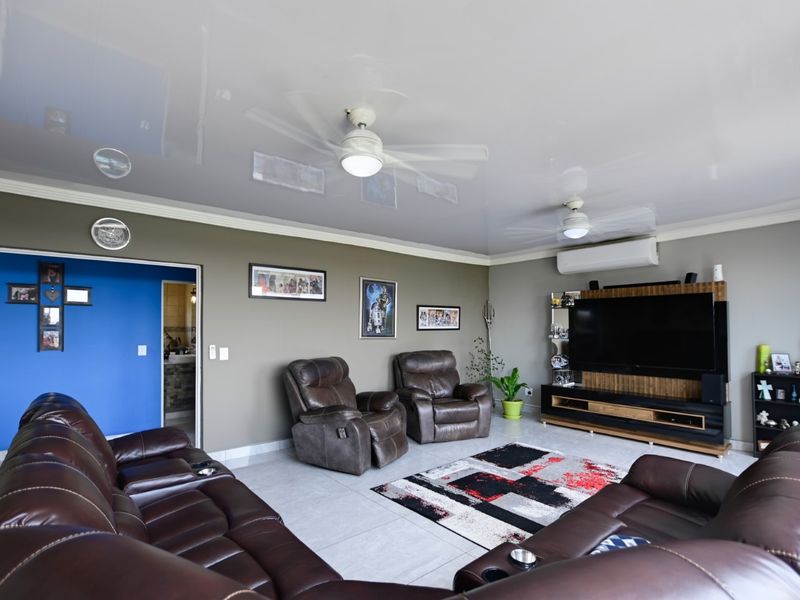 Luxury Living with Scenic Bushveld Views: 4 Bedroom, 3 Bathroom Home in Sable Hills - Photo 10