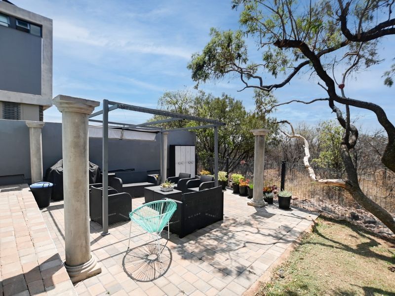 Luxury Living with Scenic Bushveld Views: 4 Bedroom, 3 Bathroom Home in Sable Hills - Photo 4