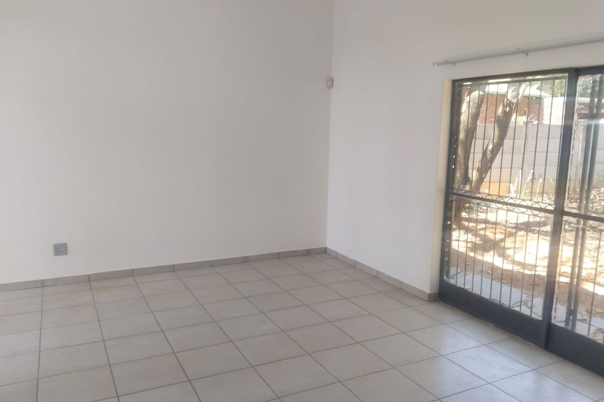 Property for Sale in Florauna - Photo 4