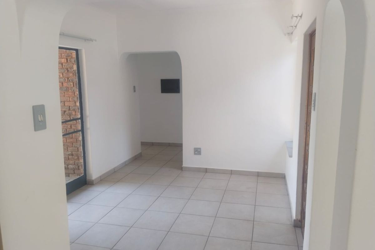 Property for Sale in Florauna - Photo 3