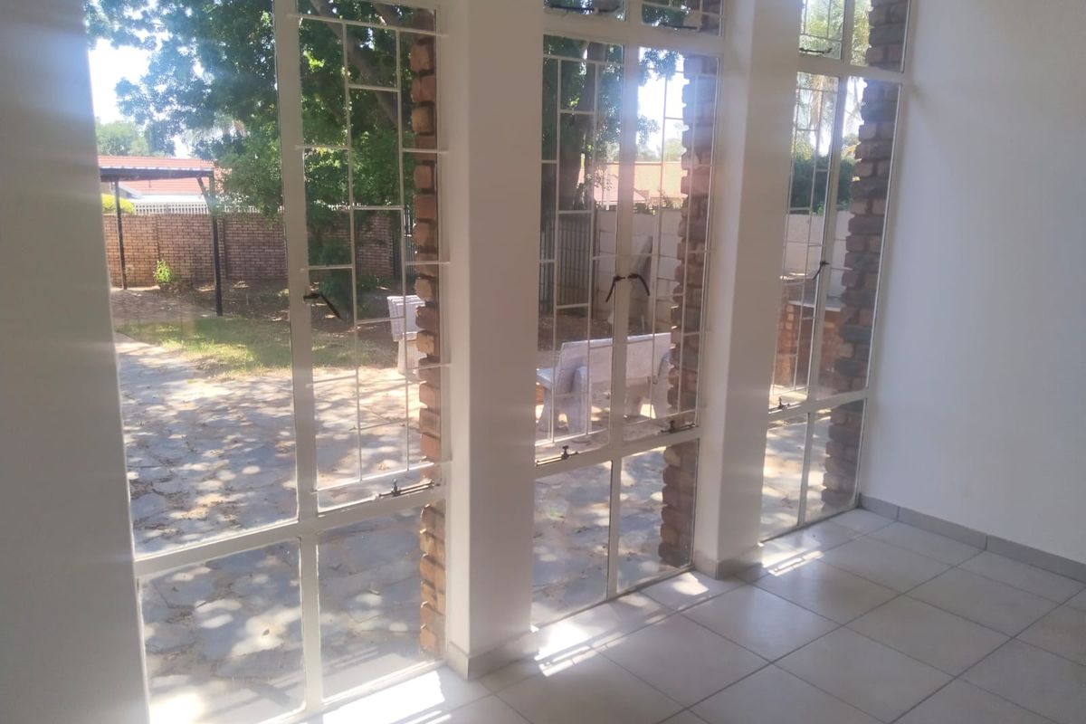 Property for Sale in Florauna - Photo 5