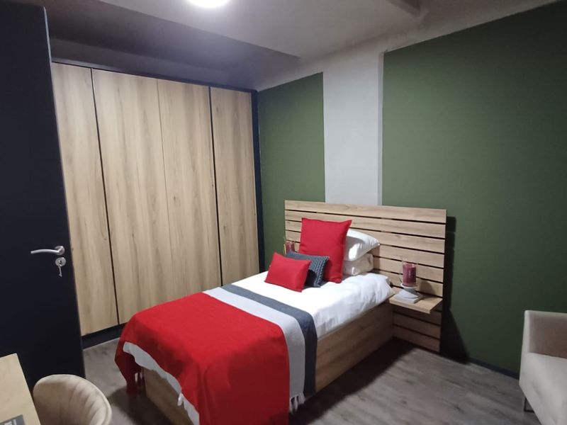 2 bed, 2 bathroom apartment for sale in Menlo Park. - Photo 8