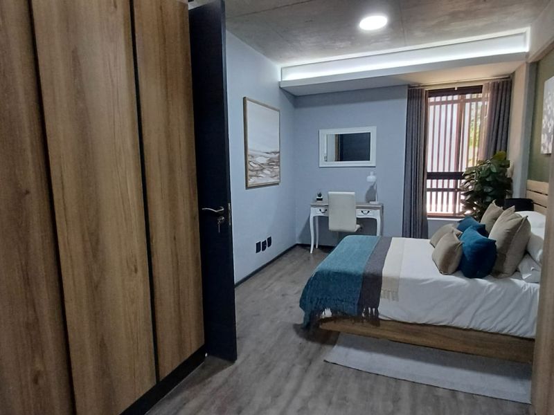 2 bed, 2 bathroom apartment for sale in Menlo Park. - Photo 7