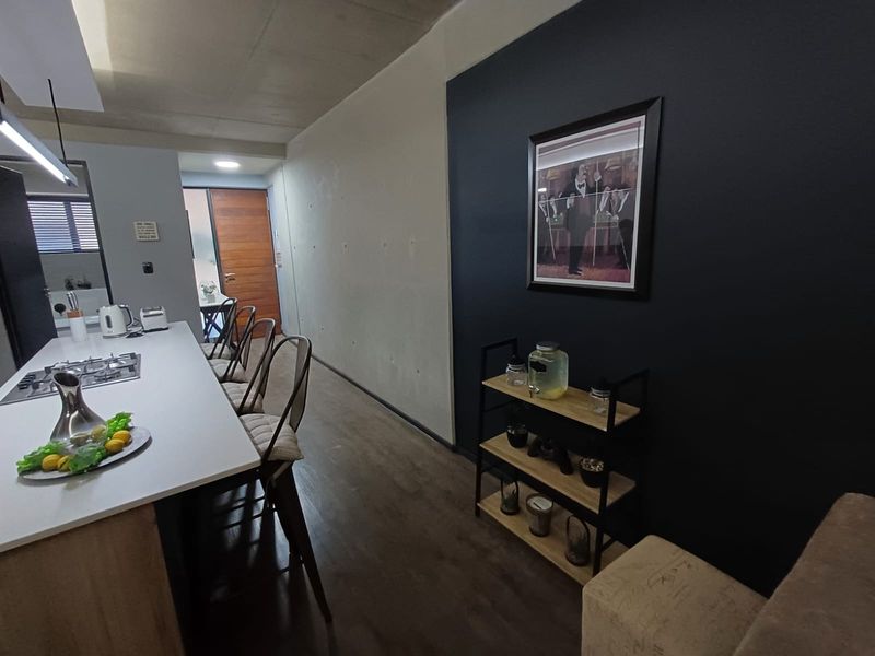 2 bed, 2 bathroom apartment for sale in Menlo Park. - Photo 6