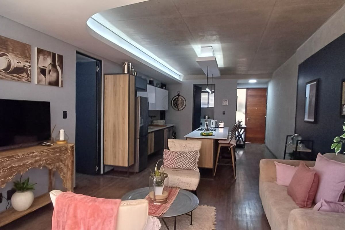 2 bed, 2 bathroom apartment for sale in Menlo Park. - Photo 5