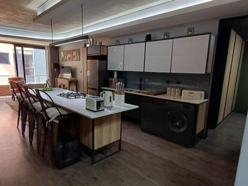 2 bed, 2 bathroom apartment for sale in Menlo Park. - Photo 3