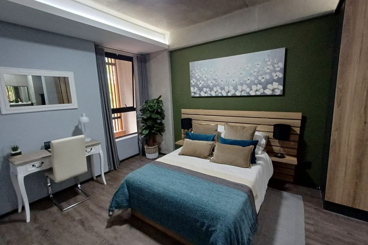 2 bed, 2 bathroom apartment for sale in Menlo Park. - Photo 2