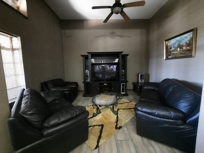 House For Sale In Pretoria - Photo 10