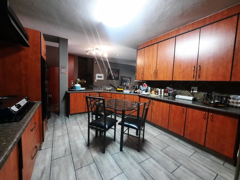 House For Sale In Pretoria - Photo 6