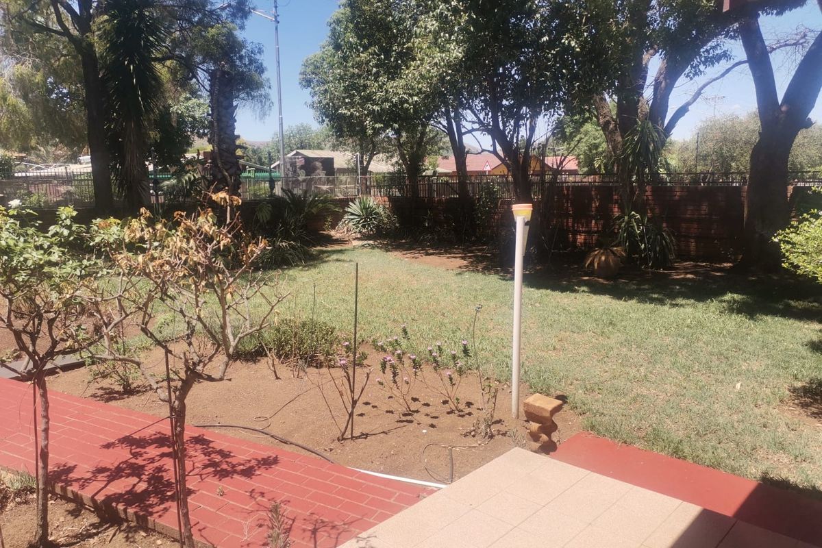 Spacious 4 Bedroom Home with Flatlet and Exceptional Features – A Must-See! - Photo 5