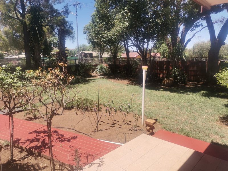 Spacious 4 Bedroom Home with Flatlet and Exceptional Features – A Must-See! - Photo 5