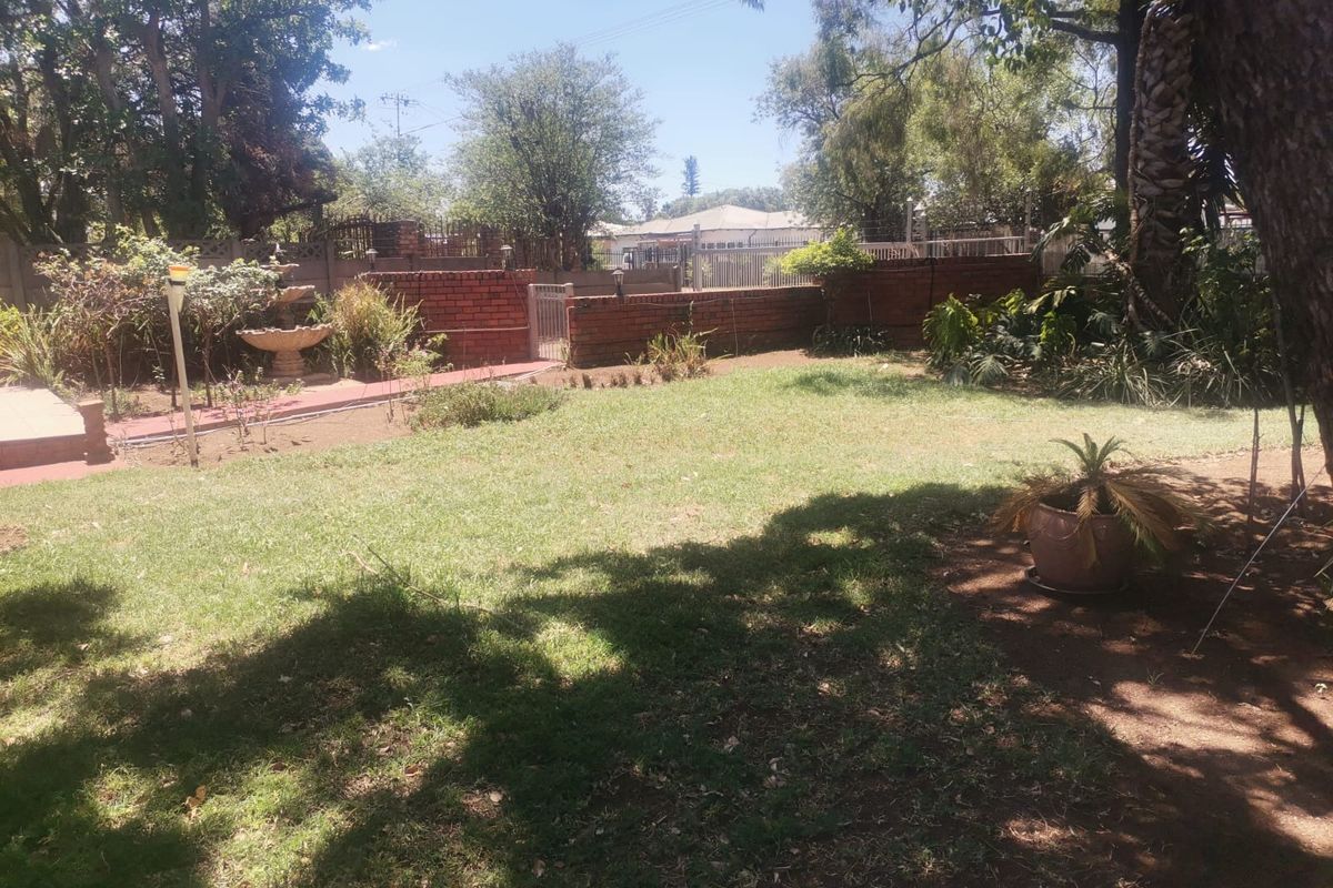 Spacious 4 Bedroom Home with Flatlet and Exceptional Features – A Must-See! - Photo 4