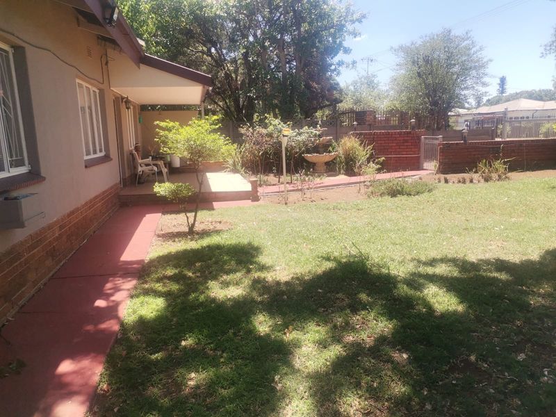 Spacious 4 Bedroom Home with Flatlet and Exceptional Features – A Must-See! - Photo 3