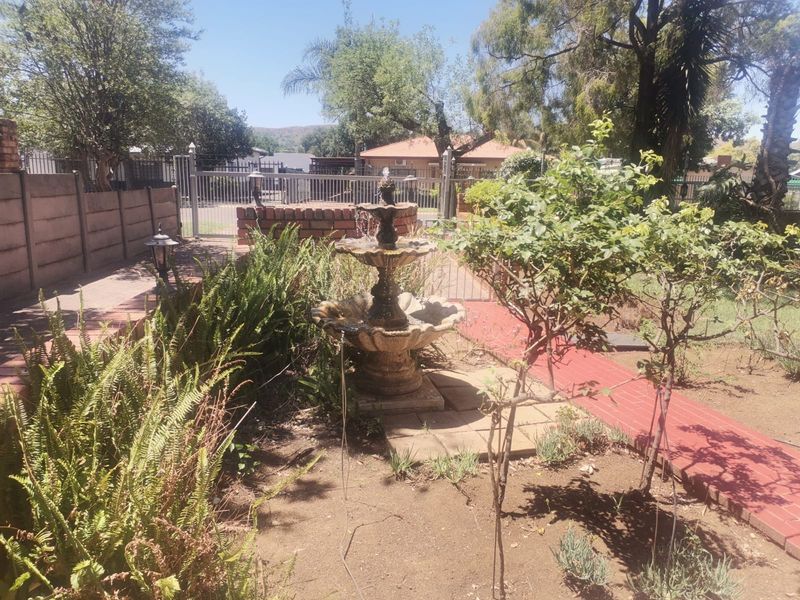 Spacious 4 Bedroom Home with Flatlet and Exceptional Features – A Must-See! - Photo 7