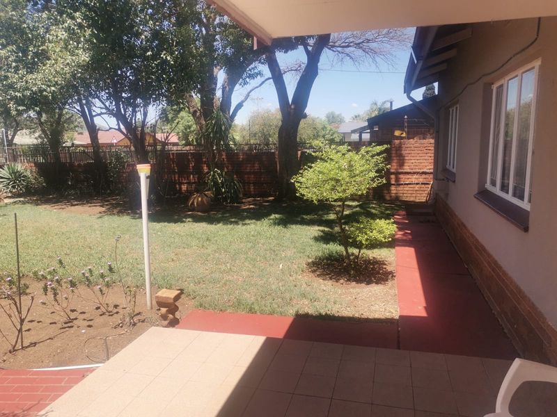 Spacious 4 Bedroom Home with Flatlet and Exceptional Features – A Must-See! - Photo 6
