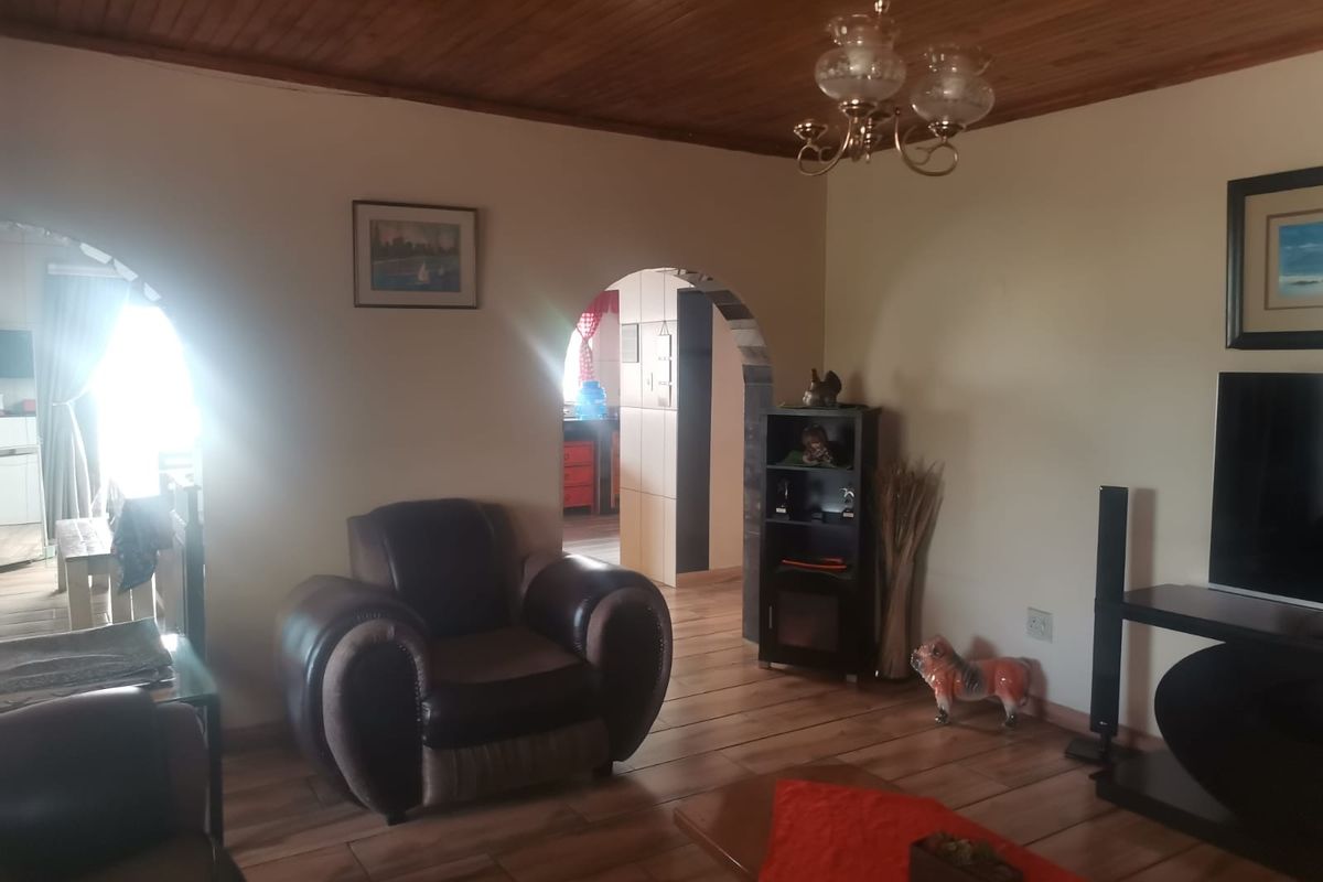 4 Bedroom Family Home with Flatlets – Your Dream Home Awaits! - Photo 5