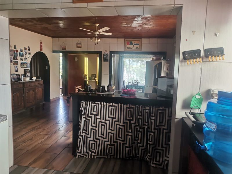 4 Bedroom Family Home with Flatlets – Your Dream Home Awaits! - Photo 9