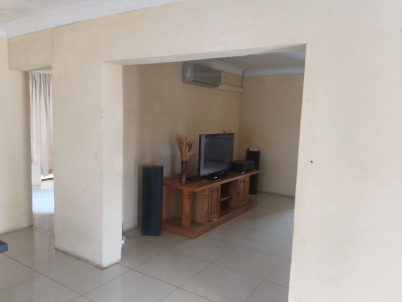 House For Sale In Ga-rankuwa - Photo 6