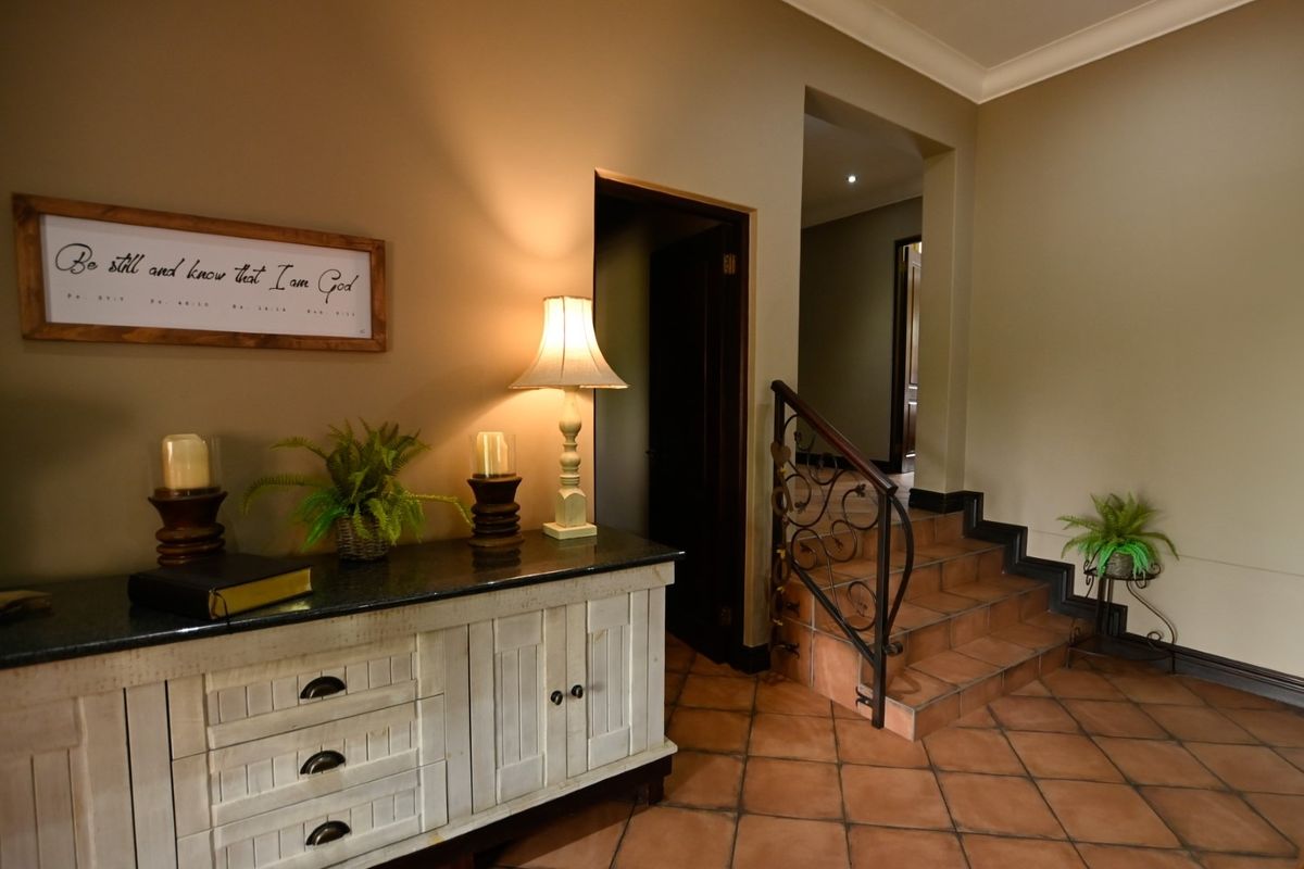 Discover the Ultimate in Comfort, Luxury, and Style – Your Dream Family Home Awaits in Sable Hills - Photo 4