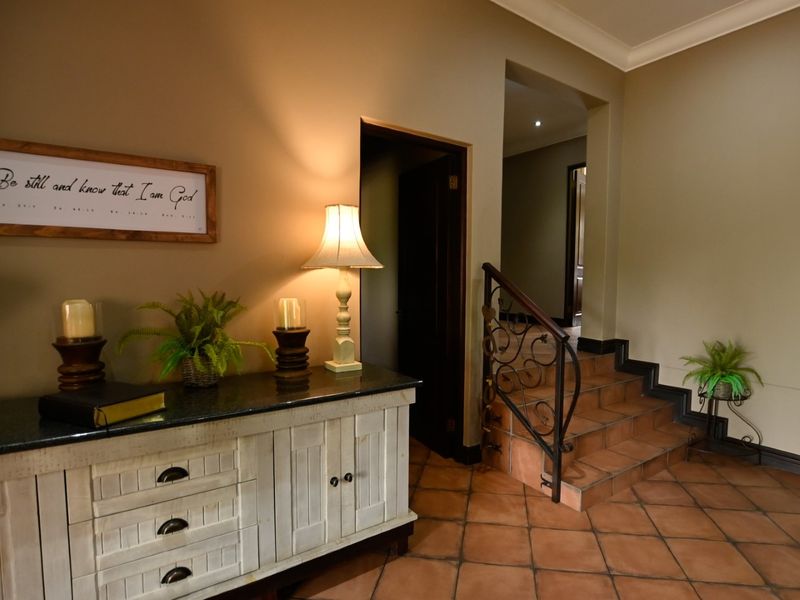 Discover the Ultimate in Comfort, Luxury, and Style – Your Dream Family Home Awaits in Sable Hills - Photo 4