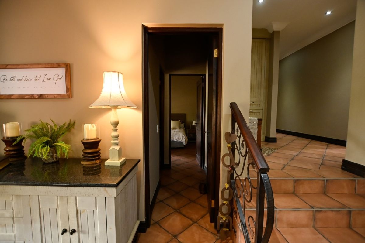 Discover the Ultimate in Comfort, Luxury, and Style – Your Dream Family Home Awaits in Sable Hills - Photo 5