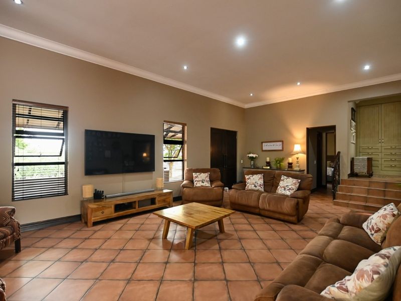 Discover the Ultimate in Comfort, Luxury, and Style – Your Dream Family Home Awaits in Sable Hills - Photo 7