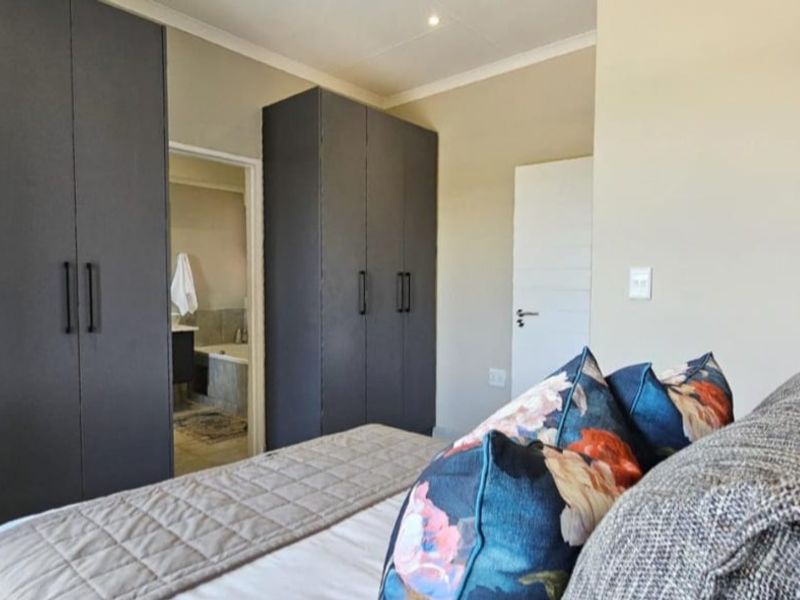 Duplex For Sale In Pretoria - Photo 9