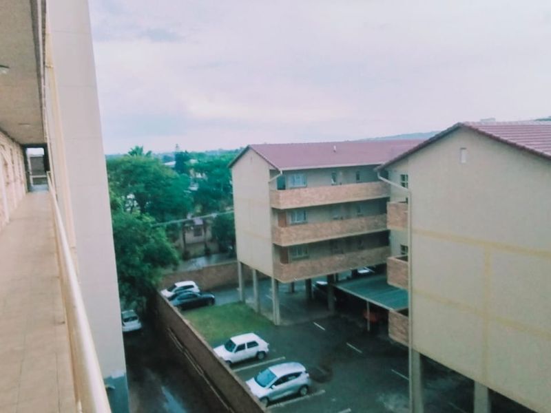 Apartment For Sale In Pretoria - Photo 2