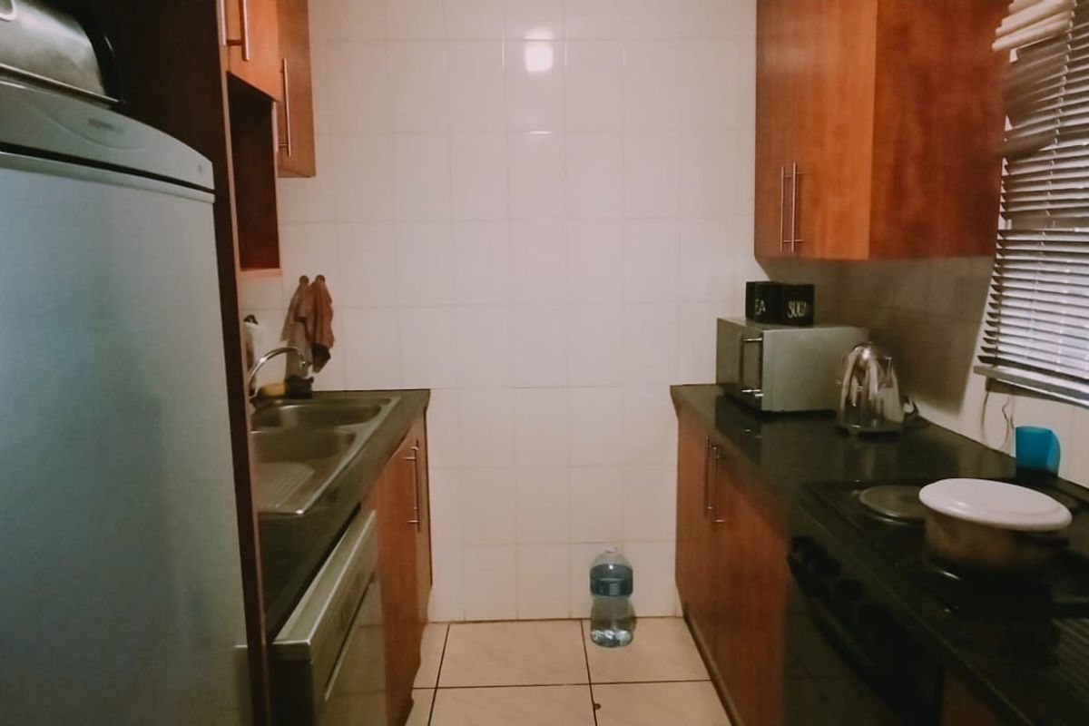 Apartment For Sale In Pretoria - Photo 3