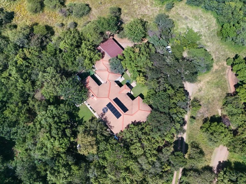 A Private Bushveld Sanctuary in Leeuwfontein Estate – Where Luxury Living Meets Wildlife Roaming. - Photo 6