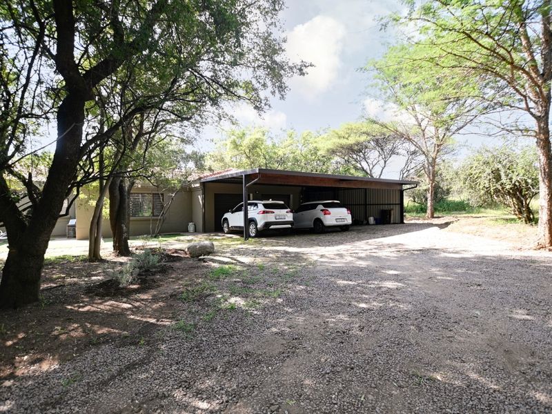 A Private Bushveld Sanctuary in Leeuwfontein Estate – Where Luxury Living Meets Wildlife Roaming. - Photo 7