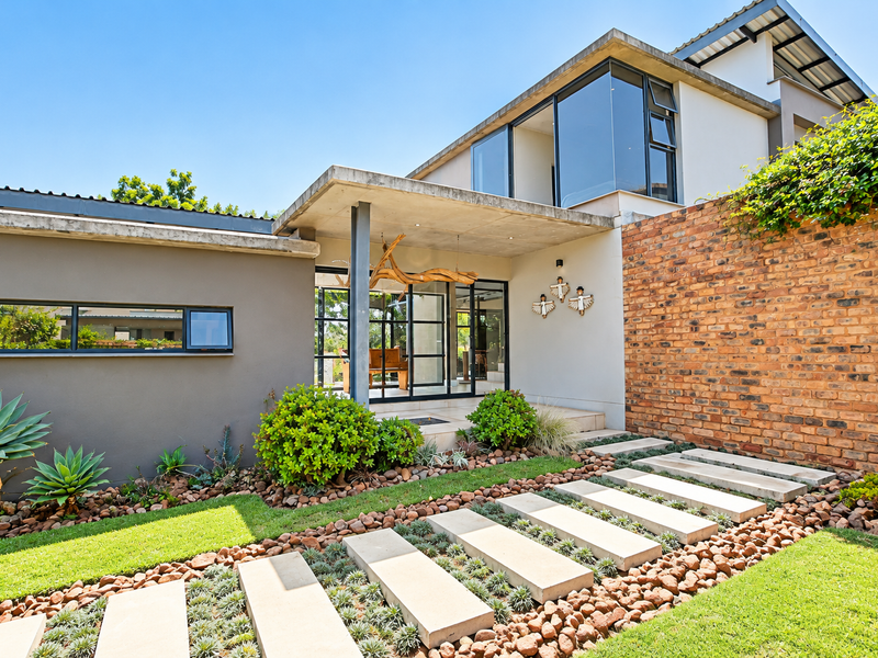 The Ultimate Family Lifestyle | Luxury 5 Bedroom Home with Pool & Entertainment Areas. - Photo 3