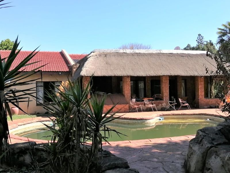 1 Hectare plot with 2 dwellings - Photo 1