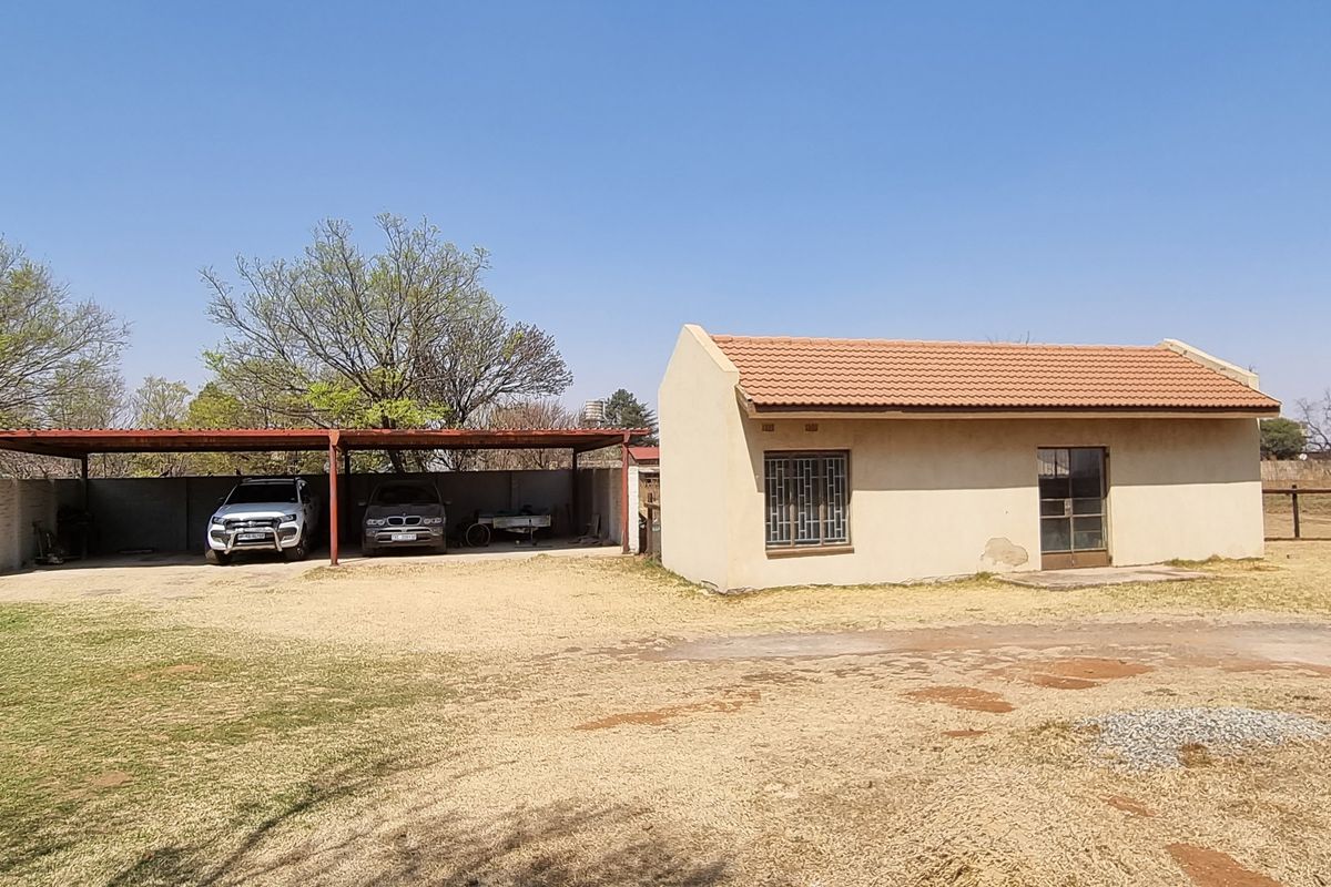 1 Hectare plot with 2 dwellings - Photo 4