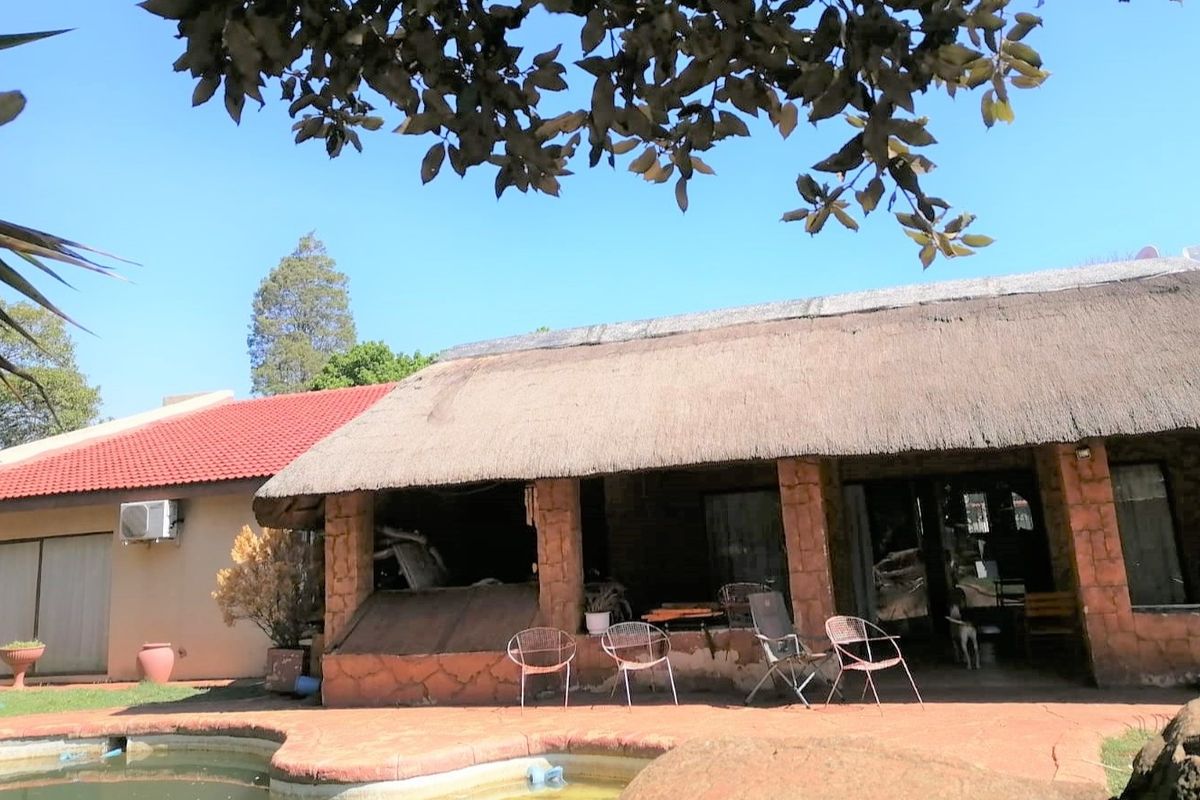 1 Hectare plot with 2 dwellings - Photo 2