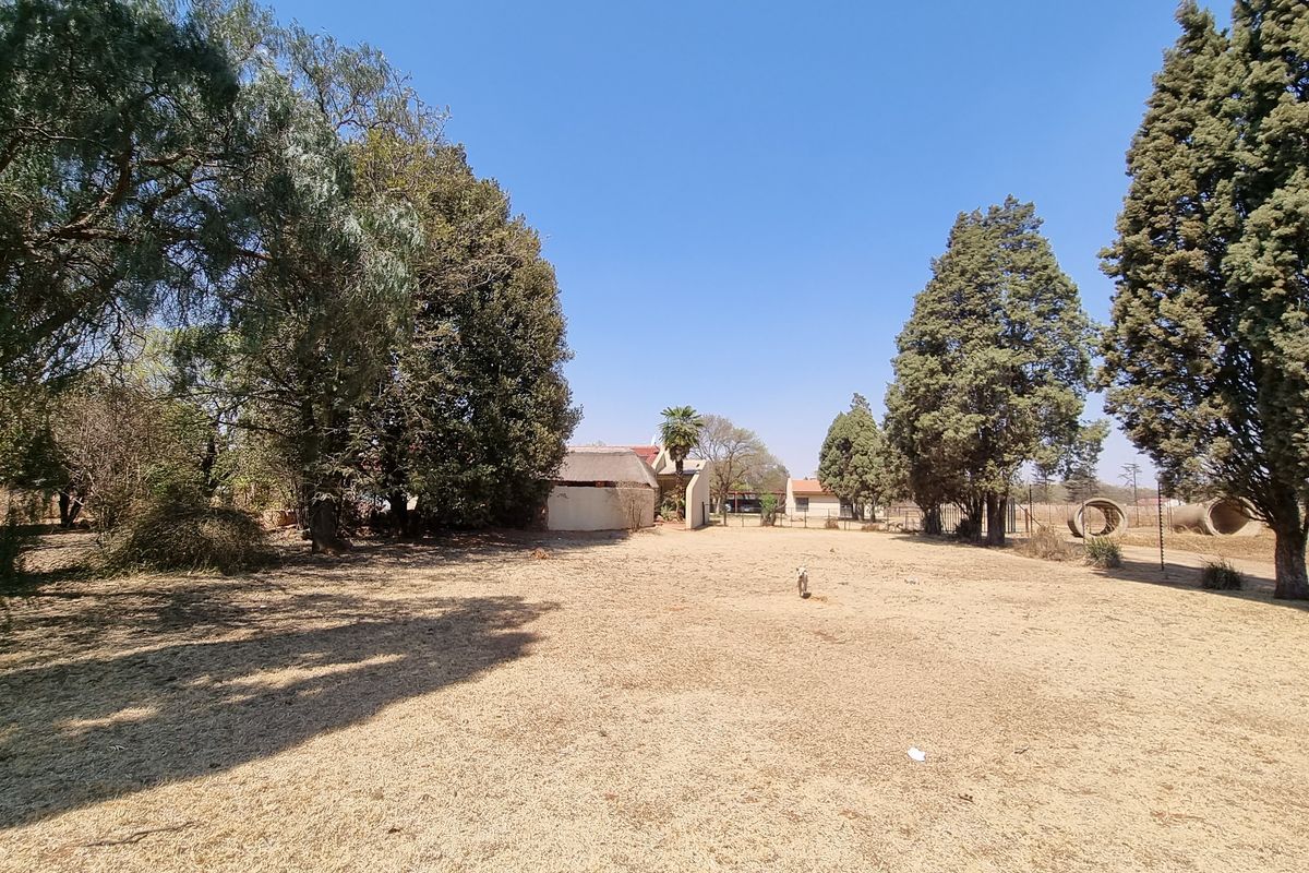 1 Hectare plot with 2 dwellings - Photo 5