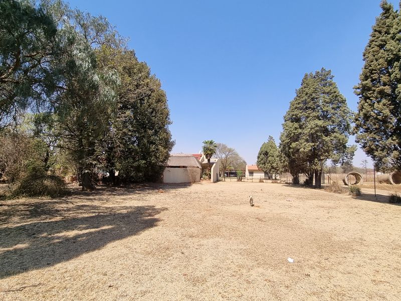 1 Hectare plot with 2 dwellings - Photo 5