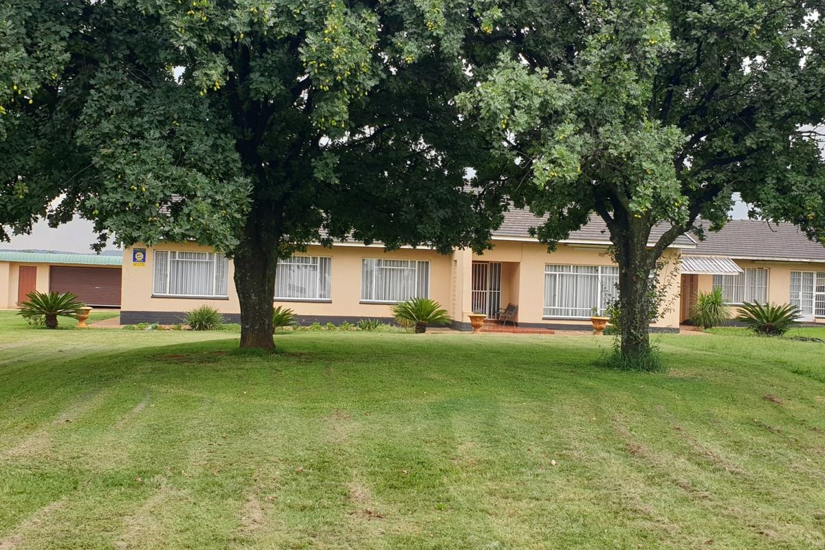 Charming 1.4-Hectare Property in a Peaceful Farm Setting – Perfect for Horse Lovers & Open Space En - Photo 2