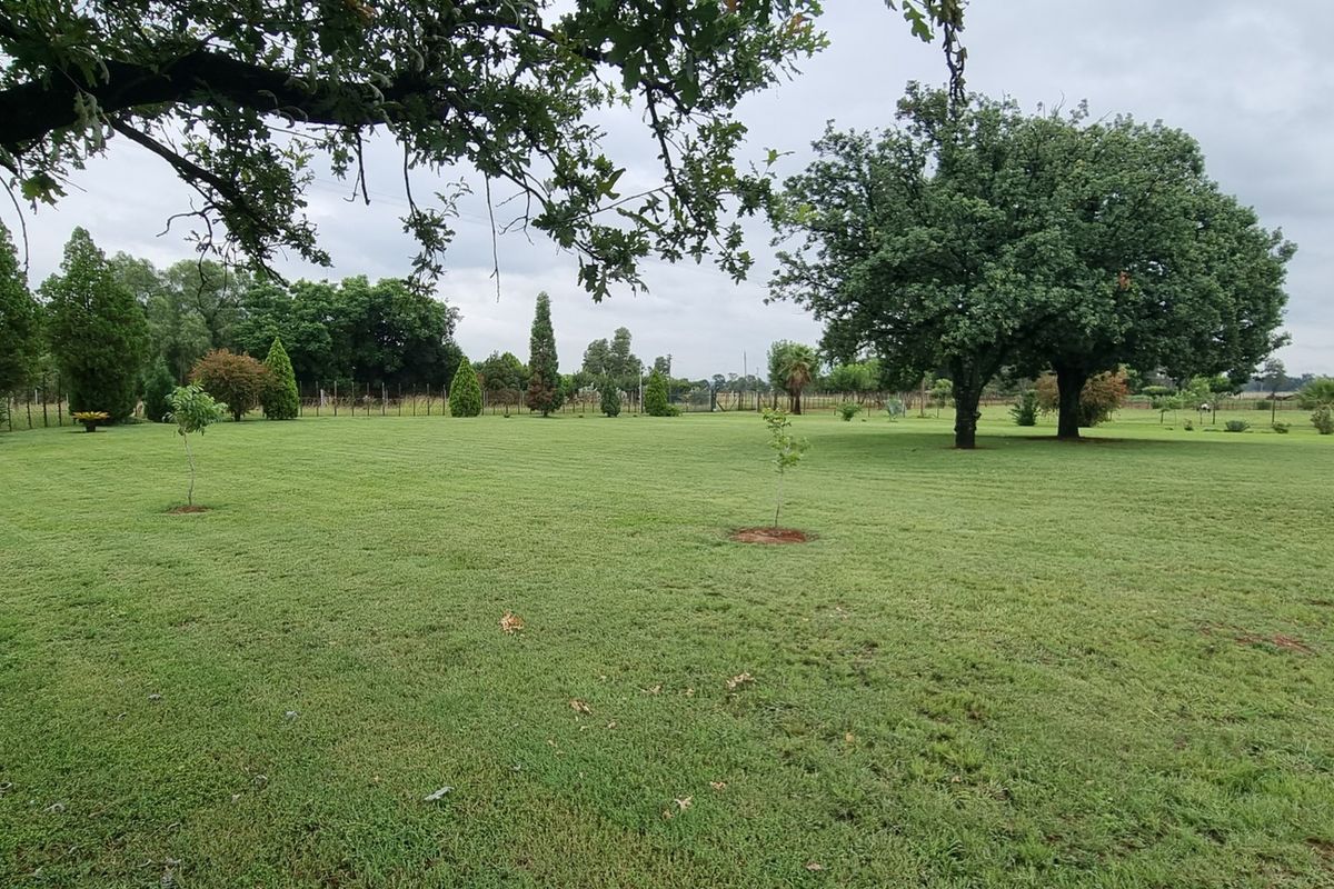 Charming 1.4-Hectare Property in a Peaceful Farm Setting – Perfect for Horse Lovers & Open Space En - Photo 5