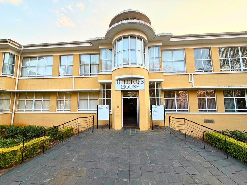 Elevate Your Business with This Clarendon Office Opportunity - Photo 1