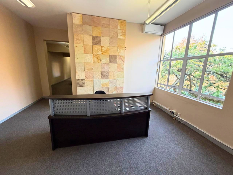 Elevate Your Business with This Clarendon Office Opportunity - Photo 3