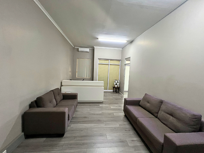 Well-Located Office Space Offering Convenience in Clarendon - Photo 1