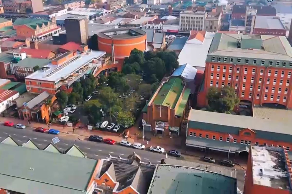 Distinguished Commercial Property For Sale with Prime Exposure & Secure Parking!!! - Photo 4