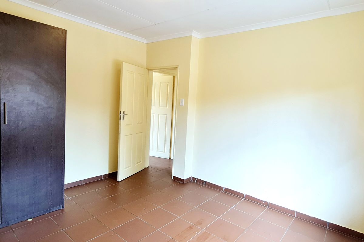 Newly-Built 2 bedroom townhouse to rent in Louis Trichardt - Photo 5