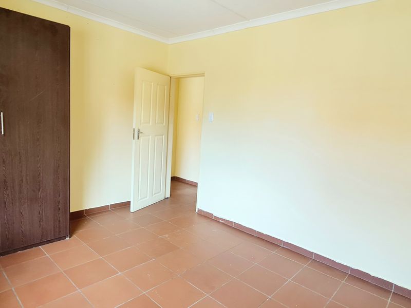 Newly-Built 2 bedroom townhouse to rent in Louis Trichardt - Photo 4